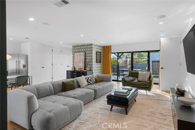 Detail Gallery Image 18 of 65 For 1079 San Jose Ave, Burbank,  CA 91501 - 4 Beds | 3/1 Baths