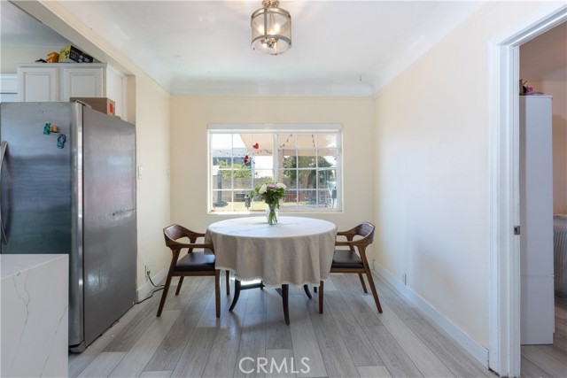2625 Myrtle Ave, Signal Hill CA: https://media.crmls.org/medias/f8d1446d-a495-49c2-aa97-ab7f90106500.jpg