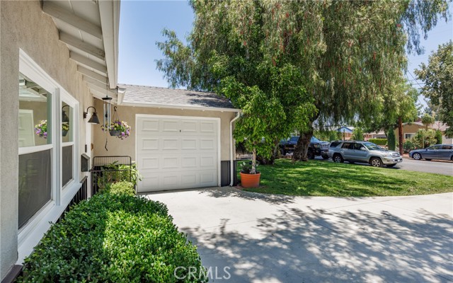 7441 Sylvia Avenue, Reseda CA: https://media.crmls.org/medias/f8d3668c-2acf-4e67-bc6b-9a79bb9edca4.jpg