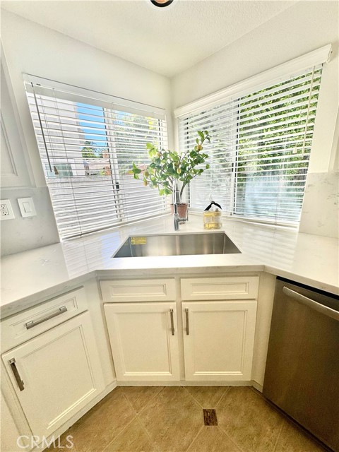 11 Somerset, Trabuco Canyon CA: https://media.crmls.org/medias/f8d37966-a75c-4e59-9e68-c13813455b59.jpg