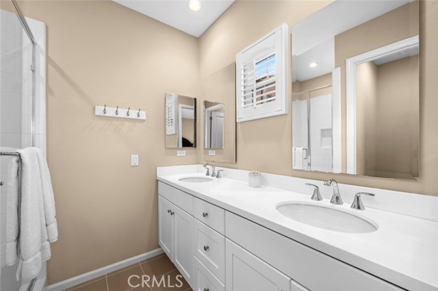 182 Firefly, Irvine CA: https://media.crmls.org/medias/f8d3a671-6f79-45a2-b5e1-208f3cec9a7f.jpg