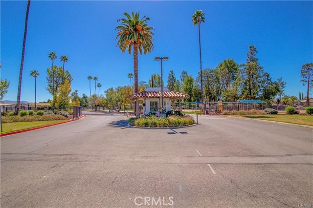 5001 W Florida Avenue, Hemet CA: https://media.crmls.org/medias/f8d4552c-b4f8-47de-a2c0-612faed3b6ac.jpg
