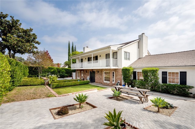 Detail Gallery Image 2 of 46 For 222 W Kenneth, Glendale,  CA 91202 - 4 Beds | 4 Baths