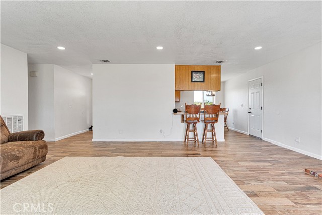 Detail Gallery Image 11 of 43 For 10033 Arizona Ave, Phelan,  CA 92371 - 3 Beds | 2 Baths
