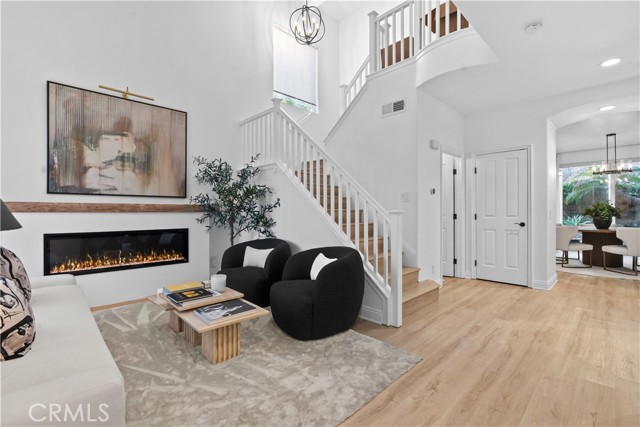 Detail Gallery Image 5 of 16 For 3438 Aries Ct, Santa Ana,  CA 92704 - 4 Beds | 2/1 Baths