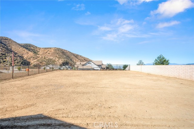 34524 Kadota Street, Yucaipa CA: https://media.crmls.org/medias/f8d6336e-1b48-484d-a8ad-5009e92ca25e.jpg