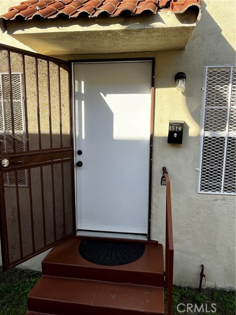 Detail Gallery Image 2 of 11 For 4518 S Normandie #1/2,  Los Angeles,  CA 90037 - 1 Beds | 1 Baths