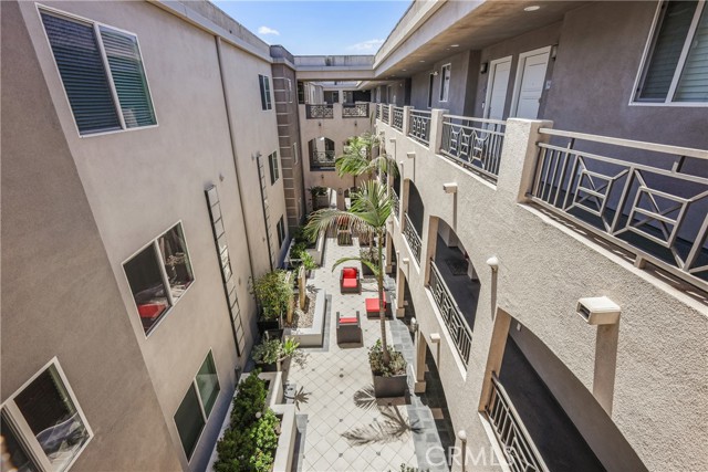 Detail Gallery Image 5 of 41 For 4424 Whitsett Ave #307,  Studio City,  CA 91604 - 2 Beds | 2 Baths