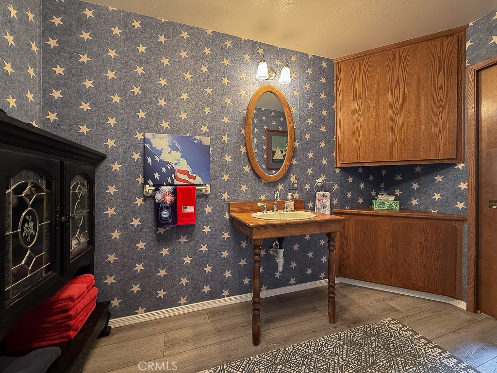 https://media.crmls.org/medias/f8d89602-60a4-42b2-9299-9f8f4b4c5afe.jpg?preset=X-Large