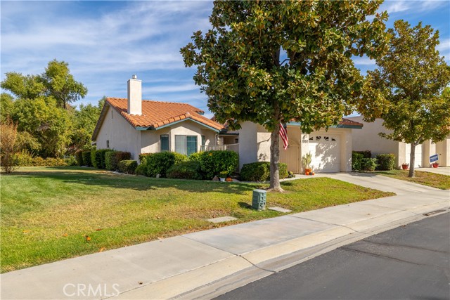 Detail Gallery Image 2 of 25 For 1060 Clubhouse Dr, Hemet,  CA 92545 - 2 Beds | 2 Baths