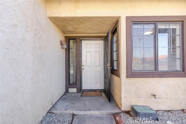 Detail Gallery Image 4 of 36 For 4906 Pacifica Ave, Palmdale,  CA 93552 - 4 Beds | 2 Baths