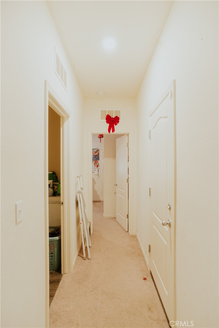 https://media.crmls.org/medias/f8d9b663-7011-4071-80de-f458ffba3172.jpg?preset=X-Large