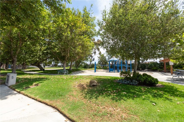 611 Lighthouse Way, Port Hueneme CA: https://media.crmls.org/medias/f8d9c9b8-a3d4-4716-bb17-f089154a55da.jpg