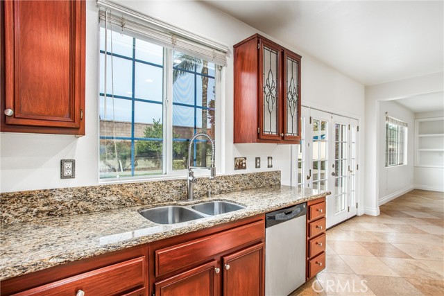 Detail Gallery Image 14 of 58 For 13569 Meadowlands Ct, Moreno Valley,  CA 92555 - 5 Beds | 2/1 Baths