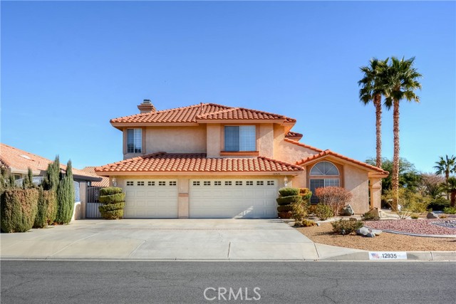 Detail Gallery Image 2 of 58 For 12935 Autumn Leaves Ave, Victorville,  CA 92395 - 4 Beds | 3 Baths