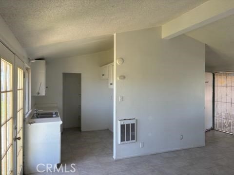 Detail Gallery Image 8 of 27 For 21024 79th, California City,  CA 93505 - 3 Beds | 1 Baths