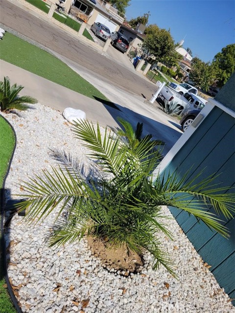 Detail Gallery Image 3 of 8 For 1809 Davidson, Bakersfield,  CA 93305 - 3 Beds | 2 Baths