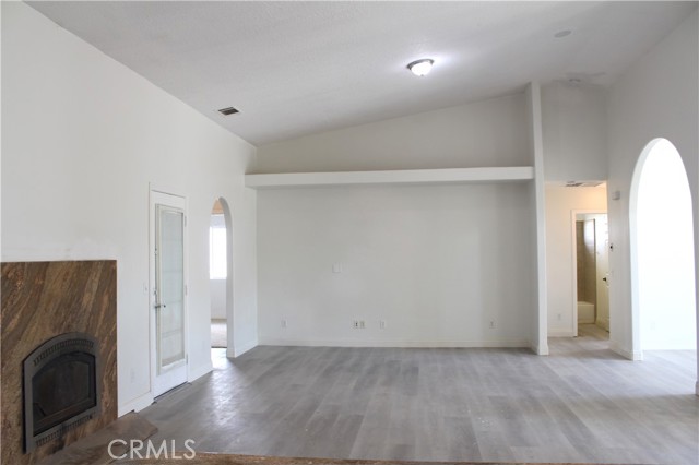 Detail Gallery Image 6 of 32 For 26180 Horizon St, Apple Valley,  CA 92308 - 4 Beds | 3 Baths