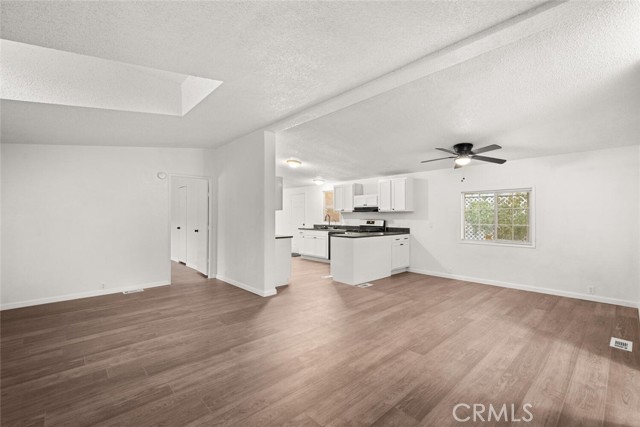 Detail Gallery Image 3 of 31 For 3541 via Medio, Chico,  CA 95973 - 3 Beds | 2 Baths