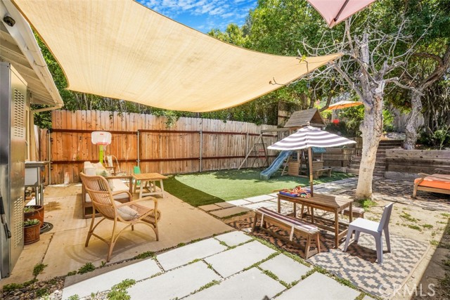 22960 Crespi Street, Woodland Hills CA: https://media.crmls.org/medias/f8dd6b8c-37a1-4afa-99c2-555165161405.jpg
