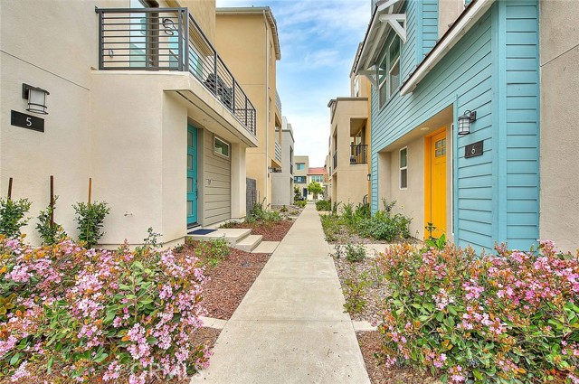 6 Crown Point Drive, Rancho Mission Viejo CA: https://media.crmls.org/medias/f8dde2ed-37e2-4eff-b9a7-575722a58b78.jpg