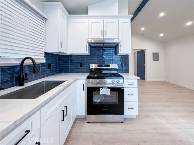 7864 Clearfield Avenue, Panorama City CA: https://media.crmls.org/medias/f8de60b6-ab06-47ce-b919-f24714cdb410.jpg