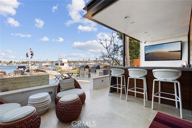 Detail Gallery Image 5 of 32 For 1509 E Bay Ave, Newport Beach,  CA 92661 - 4 Beds | 4/1 Baths