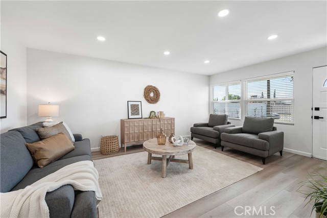 Detail Gallery Image 7 of 39 For 727 N Burney St, Rialto,  CA 92376 - 3 Beds | 2 Baths