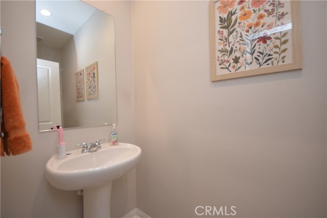 Detail Gallery Image 12 of 30 For 25377 Circle Stone Dr, Menifee,  CA 92586 - 5 Beds | 3/1 Baths