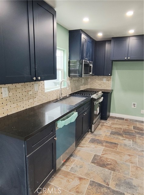 1680 S Rimpau Boulevard, Los Angeles CA: https://media.crmls.org/medias/f8dfe0fc-5753-442c-85f2-51811d35596e.jpg