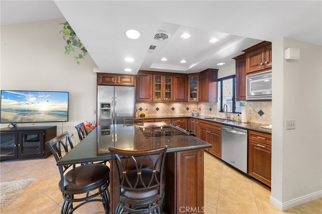 MLS #OC25260495 image #10