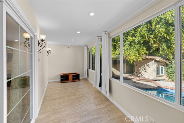 Detail Gallery Image 12 of 35 For 16513 Moorpark St, Encino,  CA 91436 - 5 Beds | 5/1 Baths