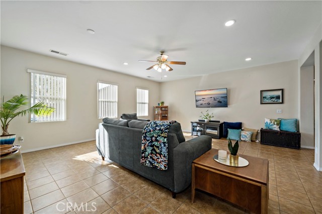 Detail Gallery Image 20 of 42 For 3731 Wild Sienna Trl, Hemet,  CA 92545 - 4 Beds | 3/1 Baths