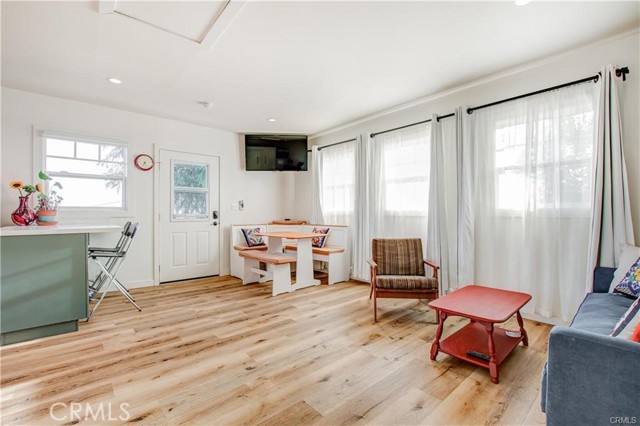 5239 Barker Drive, Los Angeles CA: https://media.crmls.org/medias/f8e200d0-5ca1-433b-9160-f81e2f4103c6.jpg