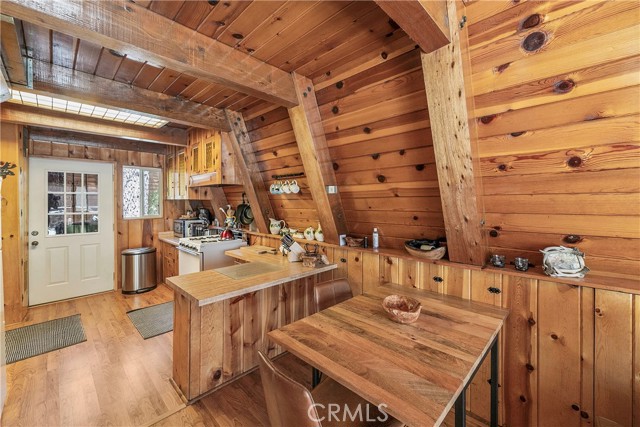 Detail Gallery Image 9 of 26 For 413 Kean Way, Big Bear City,  CA 92314 - 2 Beds | 1 Baths