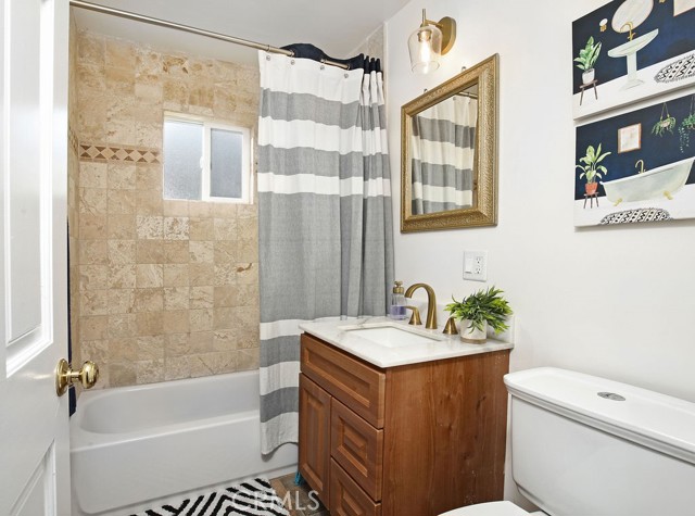 Detail Gallery Image 18 of 41 For 5024 N Bentree Cir, Long Beach,  CA 90807 - 4 Beds | 2 Baths