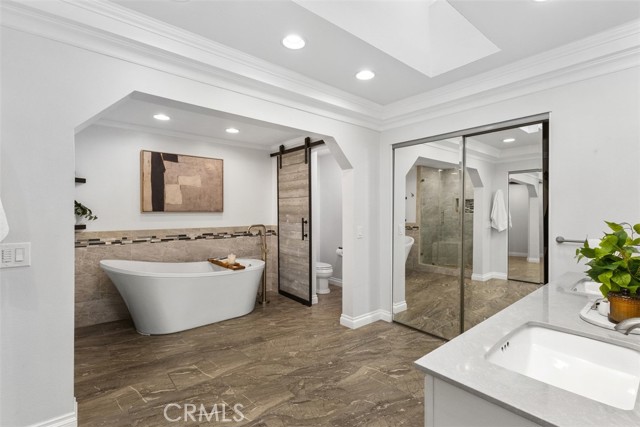 17 Wandering Rill, Irvine CA: https://media.crmls.org/medias/f8e2e6a8-08ec-470d-99c2-11e51b6ab353.jpg