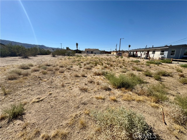 Detail Gallery Image 3 of 12 For 6325 Palm View Ave, Twentynine Palms,  CA 92277 - – Beds | – Baths