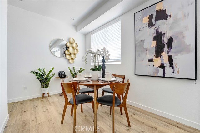 11956 Vanowen Ave, North Hollywood CA: https://media.crmls.org/medias/f8e38005-307e-4987-8ced-57545bc8c665.jpg