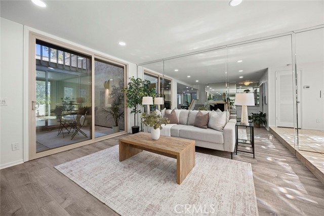 Detail Gallery Image 4 of 50 For 6515 E Circulo Dali, Anaheim,  CA 92807 - 2 Beds | 2/1 Baths