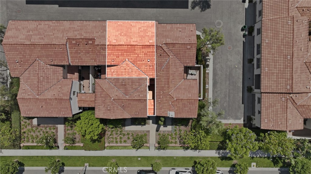 https://media.crmls.org/medias/f8e3e844-56af-44b5-9e07-e66444df02ff.jpg?preset=X-Large