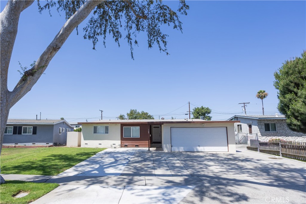1105 W Ash