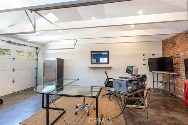 7441 Sylvia Avenue, Reseda CA: https://media.crmls.org/medias/f8e50a50-382f-4008-9f4d-07175248007d.jpg