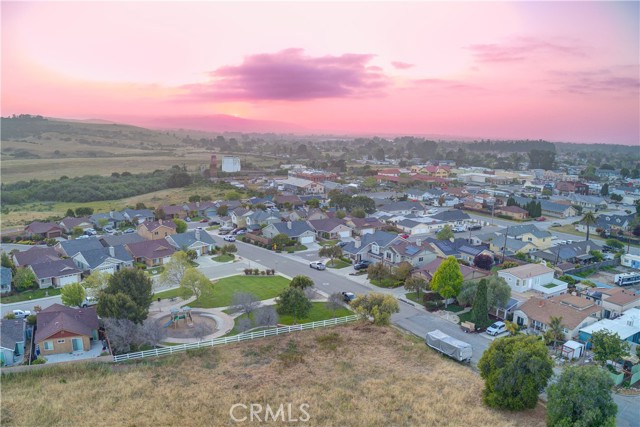 225 Soares Avenue, Santa Maria CA: https://media.crmls.org/medias/f8e51f15-9782-40d2-845d-6eeedff71f07.jpg