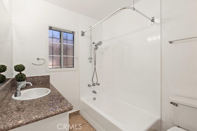 Detail Gallery Image 23 of 34 For 2820 S La Brea Ave, Los Angeles,  CA 90016 - 3 Beds | 2 Baths