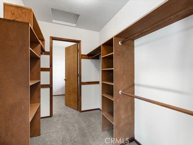 https://media.crmls.org/medias/f8e597bd-646b-4c6e-8f2c-9f4a00e29fff.jpg?preset=X-Large