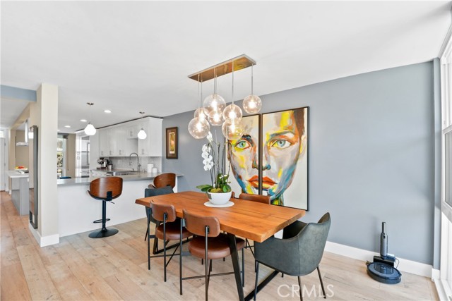 4062 Aladdin Drive, Huntington Beach CA: https://media.crmls.org/medias/f8e5adac-8803-42c1-92b4-c6d83c147cf4.jpg