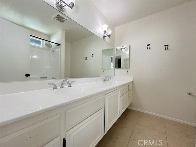 13342 Daffodil, Yucaipa CA: https://media.crmls.org/medias/f8e5d67f-1fb7-492d-91a6-d3d3e269859b.jpg