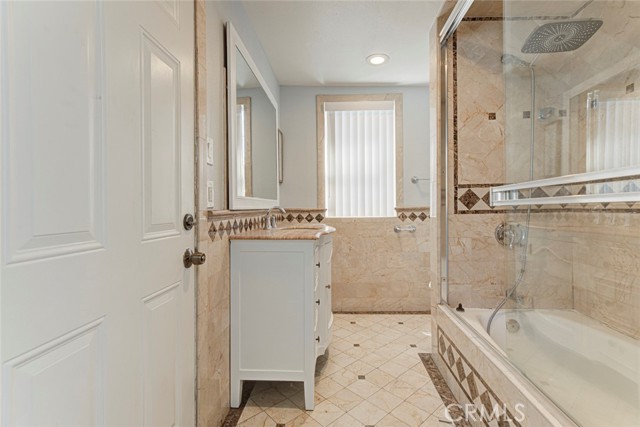 14537 Wyandotte photo 19