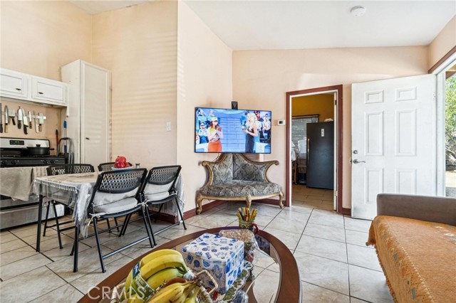 Detail Gallery Image 16 of 27 For 10959 Memory Park Ave, –,  CA 91345 - – Beds | – Baths